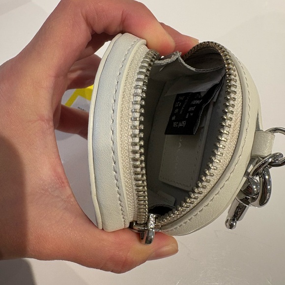 NWT Marc Jacobs Round Coin Purse with Pink Design - Picture 5 of 7